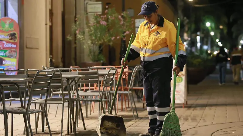 mujeres que trabajan de madrugada en el Centro